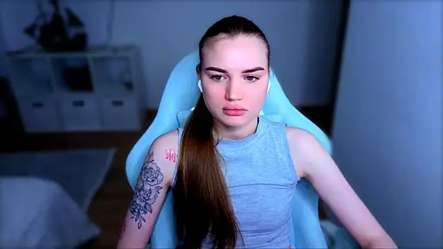 StellaLawless online show from December 21, 2025, 10:44 am