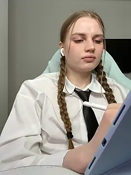 StellaLawless online show from March 8, 2026, 2:04 am