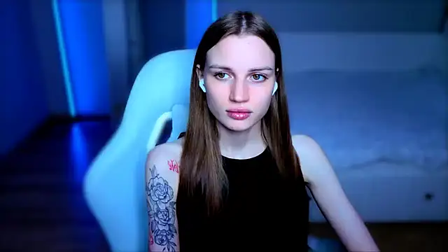 StellaLawless online show from June 30, 2026, 10:44 pm