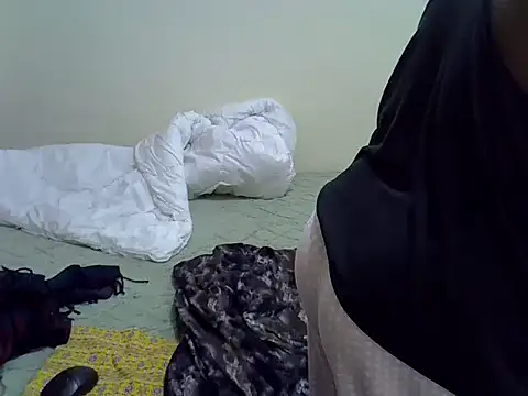 Sweet Bear online show from December 5, 2025, 6:59 pm