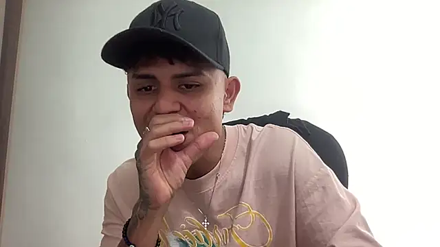 Snapshot of bob_petterson chatting on February 13, 2025, 5:54 pm bob petterson online show from February 13, 2025, 5:54 pm