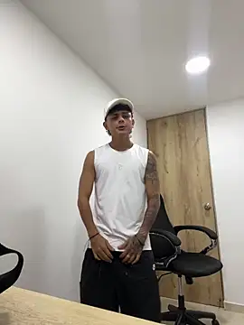 Snapshot of bob_petterson chatting on March 20, 2025, 3:02 am bob petterson online show from March 20, 2025, 3:02 am