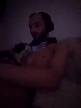 Snapshot of denisxlRo chatting on February 22, 2025, 8:20 pm denisxlRo online show from February 22, 2025, 8:20 pm