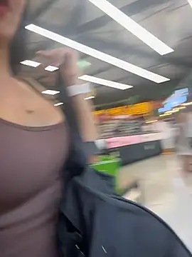 valecruz903 online show from November 26, 2025, 6:09 pm