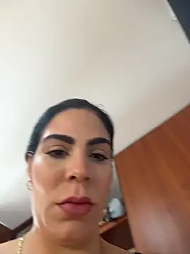 valecruz903 online show from February 4, 2026, 5:41 pm