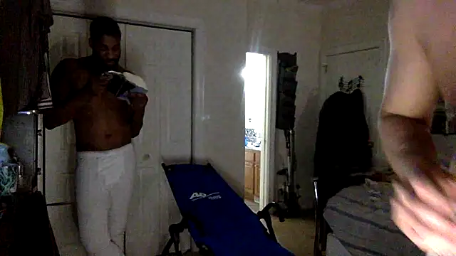 TheOnlyTwinTowers online show from March 4, 2025, 7:19 am