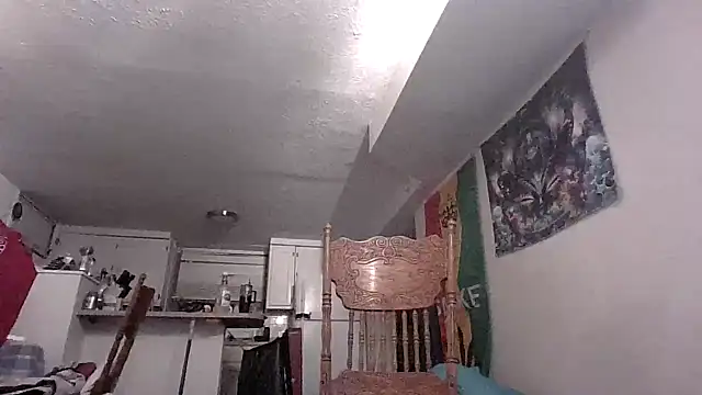 Snapshot of webetokinmo420 chatting on February 28, 2026, 8:37 am webetokinmo420 online show from February 28, 2026, 8:37 am