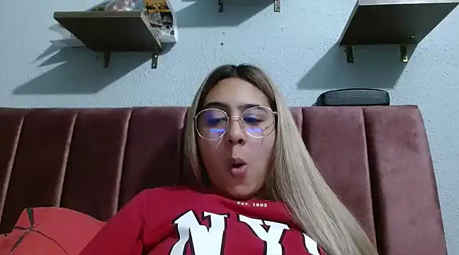 Miabonnett  online show from January 10, 2025, 10:57 pm