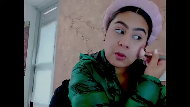 Snapshot of Miabonnett_ chatting on September 30, 2025, 12:10 pm Miabonnett online show from September 30, 2025, 12:10 pm