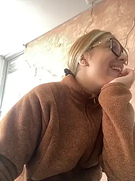 Snapshot of Miabonnett_ chatting on November 3, 2025, 12:06 pm Miabonnett online show from November 3, 2025, 12:06 pm