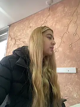 Snapshot of Miabonnett_ chatting on November 4, 2025, 12:04 pm Miabonnett online show from November 4, 2025, 12:04 pm