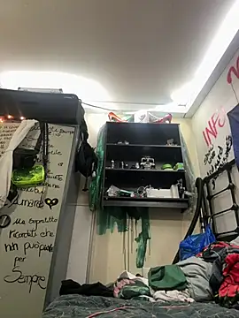 Snapshot of pervy_devil chatting on January 18, 2025, 9:56 am pervy devil online show from January 18, 2025, 9:56 am