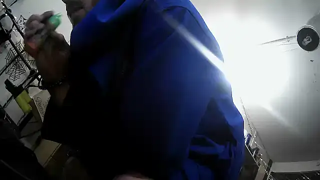 Snapshot of pervy_devil chatting on February 21, 2025, 6:18 am pervy devil online show from February 21, 2025, 6:18 am