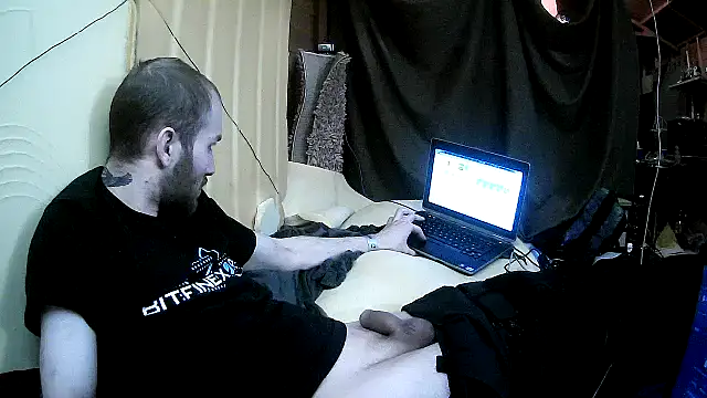 Snapshot of pervy_devil chatting on March 1, 2025, 6:43 pm pervy devil online show from March 1, 2025, 6:43 pm