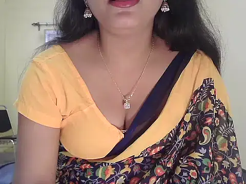 Model-Tanya online show from December 18, 2025, 8:53 am