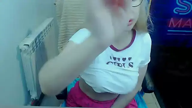 Snapshot of kerakiss877 chatting on November 9, 2025, 5:39 am kerakiss877 online show from November 9, 2025, 5:39 am