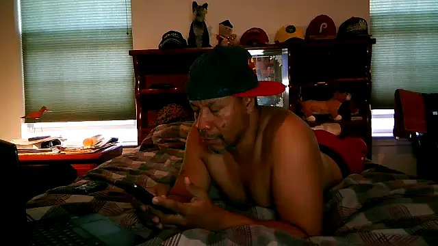 Snapshot of pimpdaddy4ever chatting on November 16, 2025, 6:02 pm pimpdaddy4ever online show from November 16, 2025, 6:02 pm