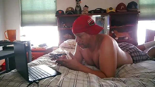 Snapshot of pimpdaddy4ever chatting on February 9, 2026, 8:35 pm pimpdaddy4ever online show from February 9, 2026, 8:35 pm