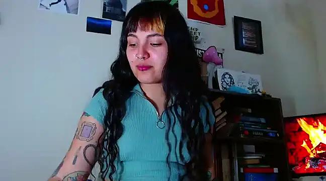 sweetiee mary online show from March 16, 2025, 5:39 pm