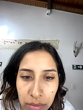 Snapshot of little-Emma chatting on October 3, 2025, 2:52 am little-Emma online show from October 3, 2025, 2:52 am