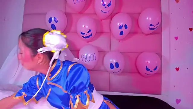 Snapshot of little-Emma chatting on October 12, 2025, 3:16 am little-Emma online show from October 12, 2025, 3:16 am