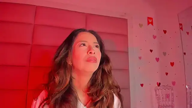 Snapshot of little-Emma chatting on October 20, 2025, 12:11 am little-Emma online show from October 20, 2025, 12:11 am