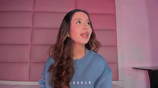 Snapshot of little-Emma chatting on November 23, 2025, 3:06 am little-Emma online show from November 23, 2025, 3:06 am