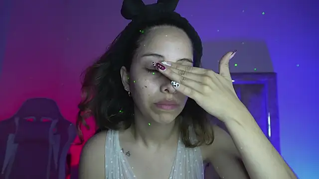 Snapshot of little-Emma chatting on February 19, 2026, 3:46 am little-Emma online show from February 19, 2026, 3:46 am