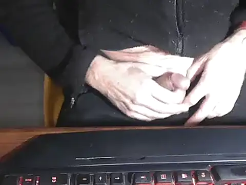 Snapshot of Adri_gard chatting on January 4, 2025, 10:02 pm Adri gard online show from January 4, 2025, 10:02 pm