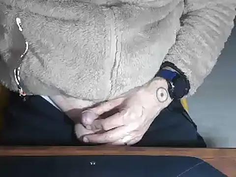 Snapshot of Adri_gard chatting on February 28, 2025, 9:44 pm Adri gard online show from February 28, 2025, 9:44 pm