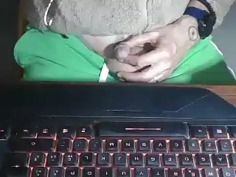 Snapshot of Adri_gard chatting on March 8, 2025, 9:18 pm Adri gard online show from March 8, 2025, 9:18 pm