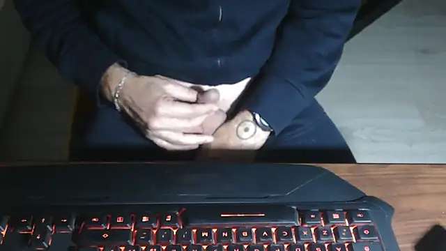 Adri gard online show from November 14, 2025, 9:13 pm