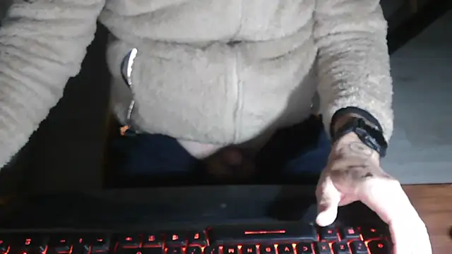 Adri gard online show from November 25, 2025, 9:37 pm