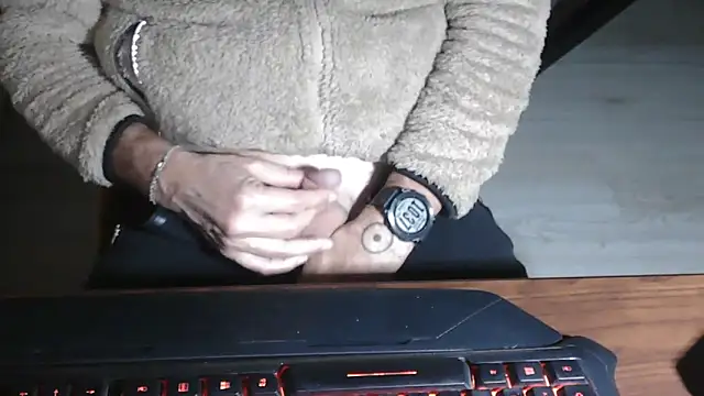 Adri gard online show from December 3, 2025, 9:35 pm