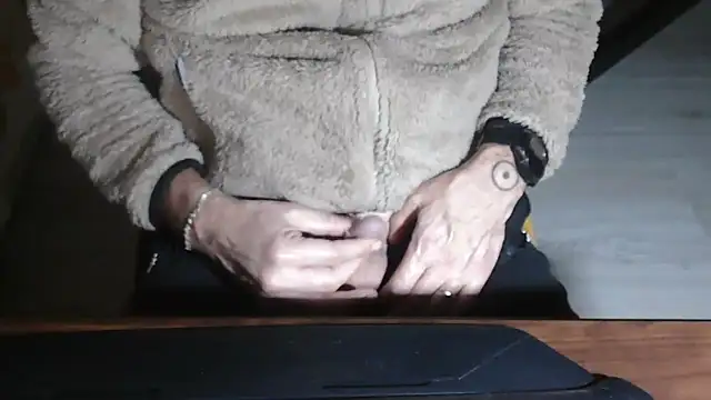 Adri gard online show from December 19, 2025, 9:22 pm