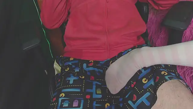 OldManAndGirlishLady online show from January 7, 2025, 2:10 am