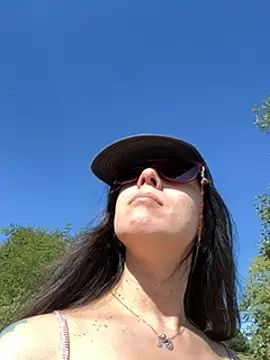 Snapshot of Reinacatchile chatting on February 16, 2025, 7:16 pm Reinacatchile online show from February 16, 2025, 7:16 pm