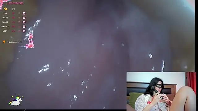 Snapshot of Reinacatchile chatting on September 29, 2025, 1:44 am Reinacatchile online show from September 29, 2025, 1:44 am