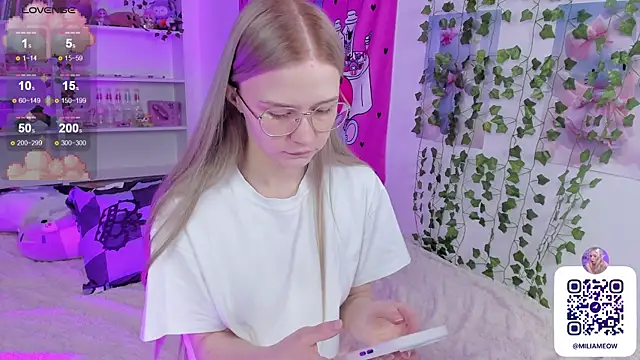 Snapshot of Milia_Parker chatting on February 2, 2025, 1:55 am Milia Parker online show from February 2, 2025, 1:55 am