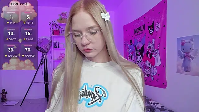 Snapshot of Milia_Parker chatting on March 23, 2025, 8:37 am Milia Parker online show from March 23, 2025, 8:37 am