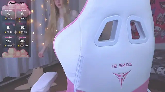 Snapshot of Milia_Parker chatting on October 26, 2025, 8:48 pm Milia Parker online show from October 26, 2025, 8:48 pm