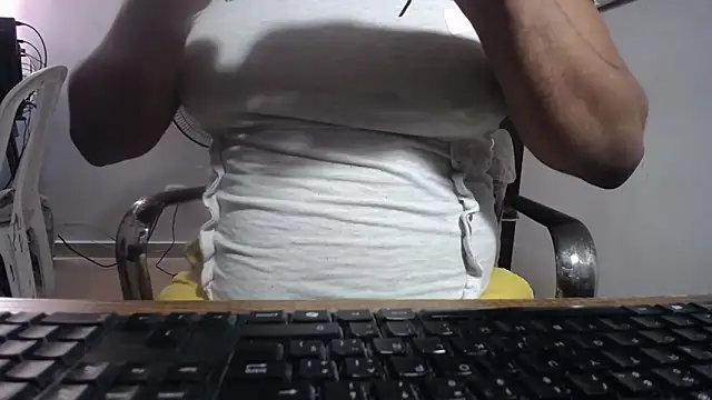 Snapshot of tsbigcock10incock chatting on February 25, 2026, 3:54 pm tsbigcock10incock online show from February 25, 2026, 3:54 pm