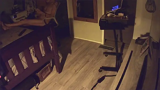 flasher15 online show from April 9, 2026, 1:16 am