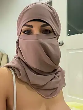 Snapshot of Amberonee31 chatting on February 18, 2025, 10:16 am Amberonee31 online show from February 18, 2025, 10:16 am