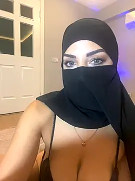 Snapshot of Amberonee31 chatting on October 19, 2025, 8:31 pm Amberonee31 online show from October 19, 2025, 8:31 pm