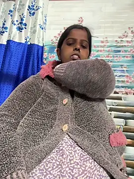 Beauty-queen online show from February 9, 2026, 1:04 pm