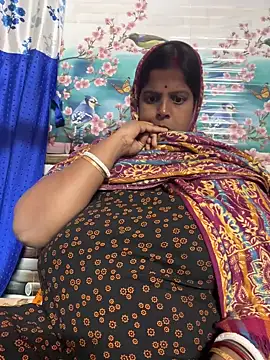 Beauty-queen online show from February 19, 2026, 2:57 pm