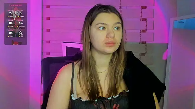 Snapshot of Josephine_Kiss chatting on December 6, 2024, 2:57 am Josephine Kiss online show from December 6, 2024, 2:57 am