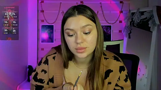 Snapshot of Josephine_Kiss chatting on December 10, 2024, 11:19 pm Josephine Kiss online show from December 10, 2024, 11:19 pm