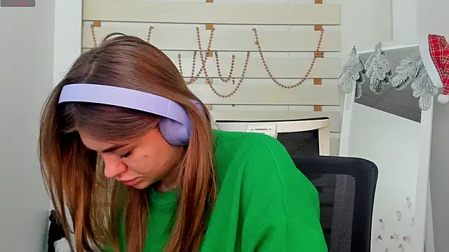 Snapshot of Josephine_Kiss chatting on December 20, 2024, 1:33 pm Josephine Kiss online show from December 20, 2024, 1:33 pm